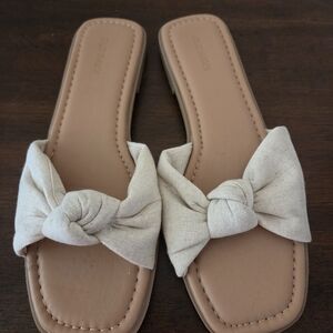 Old Navy Cream Knotted Slide Sandals